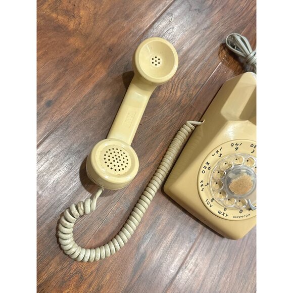 Vintage ITT Beige Rotary Dial Telephone Phone Landline W/ Coiled Cord UNTESTED - Picture 5 of 9